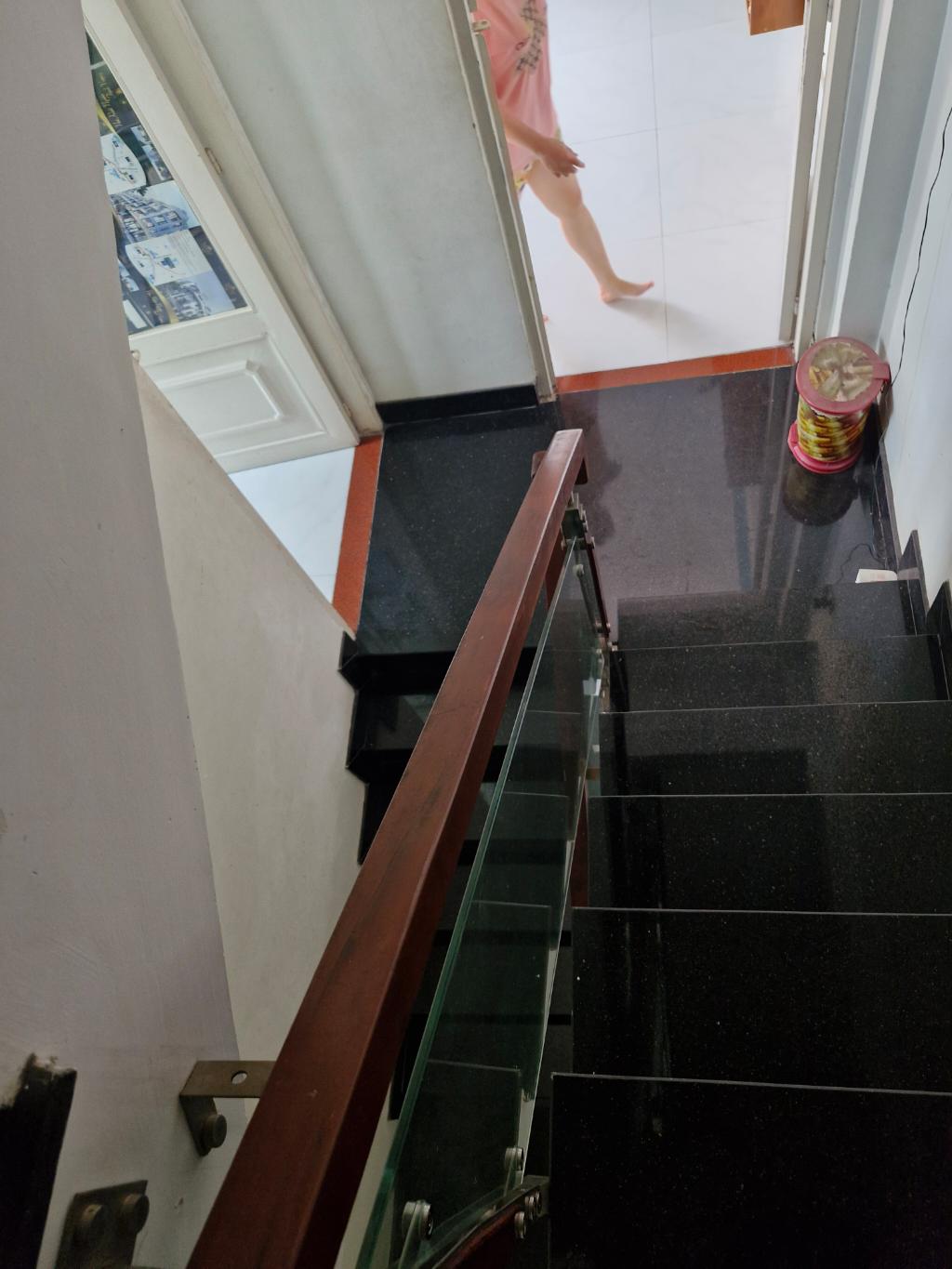 Bán nhà 2 tầng, gara ô tô ngay Tô Ngọc Vân, Thủ Đức giá 5,8 tỷ